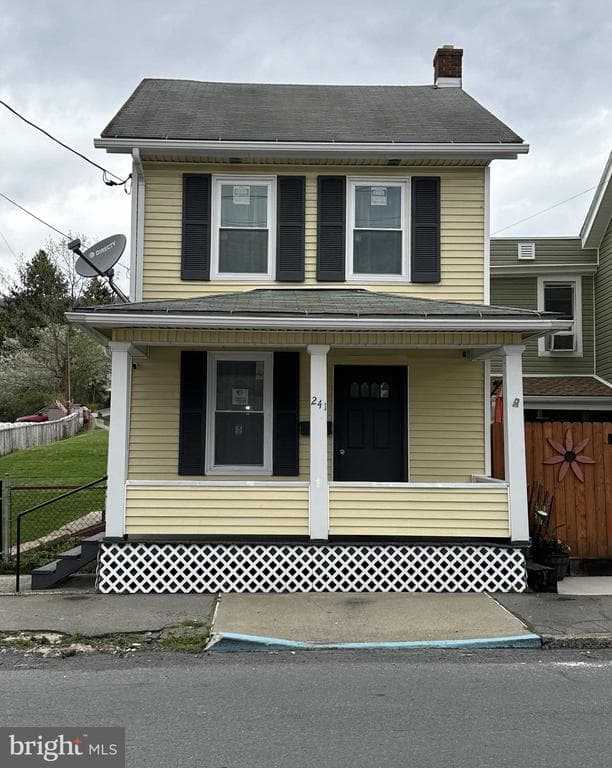 241 E Market Street photo 1