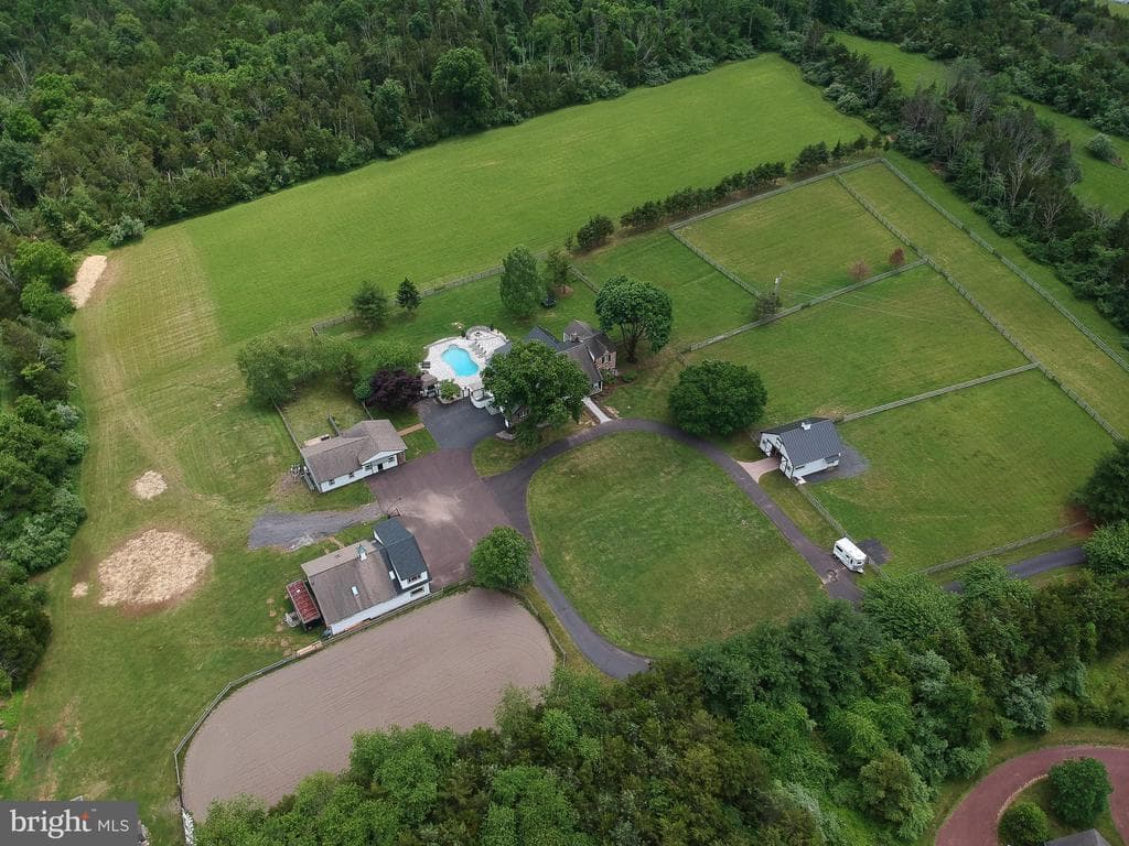 395 Hollow Horn Road photo 1