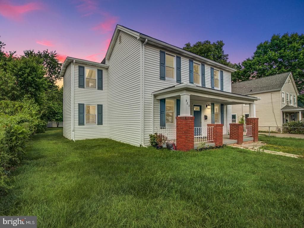 925 Montgomery Street photo 1