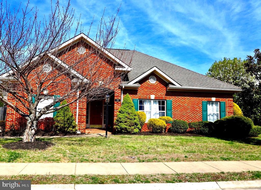 250 Carriage Chase Circle photo 1