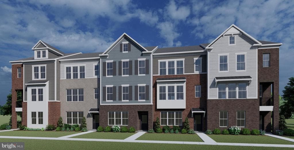 10138 Queens Way photo 1