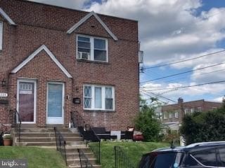 1226 E 10th Street photo 1
