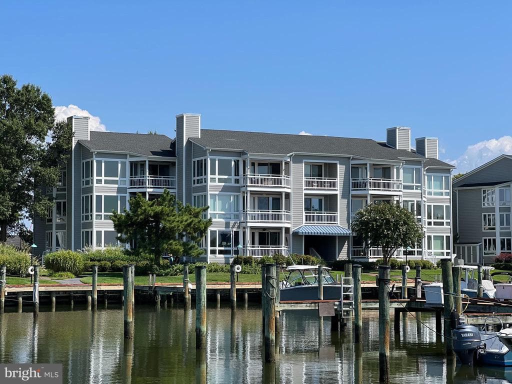 322 Oyster Cove Drive photo 1