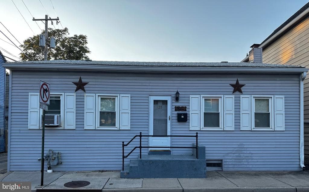 127 N Mulberry Street photo 1