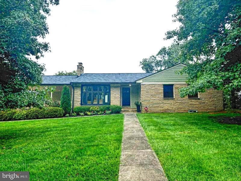 1233 Dulaney Valley Road photo 1