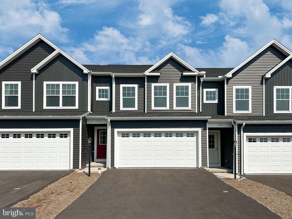 133 Dolomite Drive photo 1