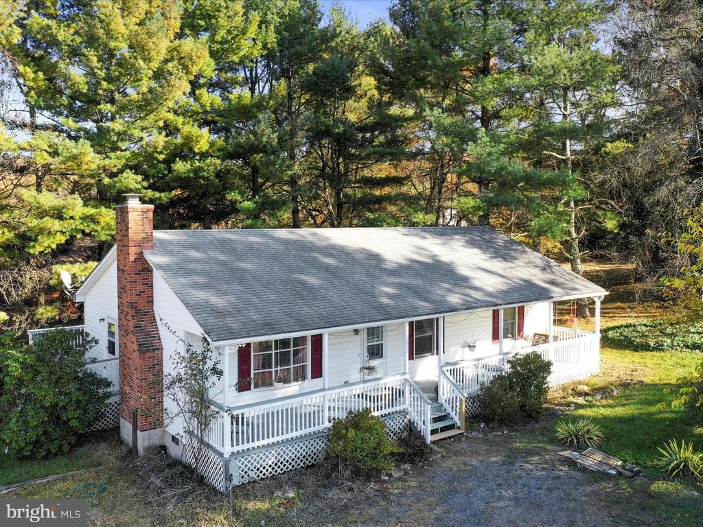 383 Cardinal Drive photo 1