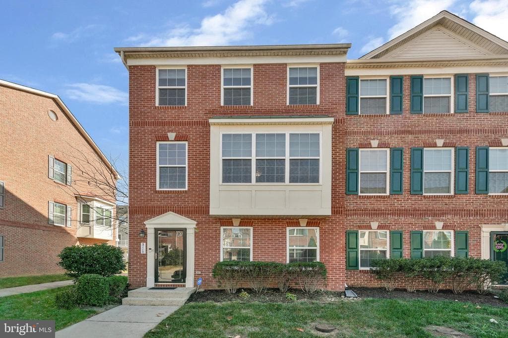 3110 Icehouse Place photo 1