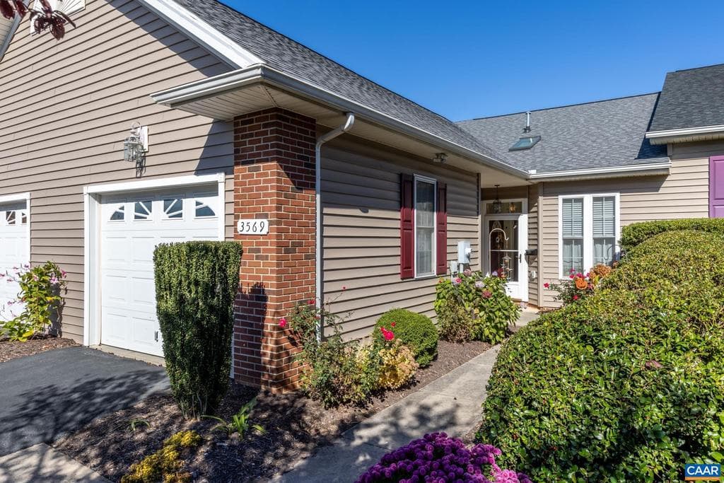 3569 Forest Oaks Ln photo 1