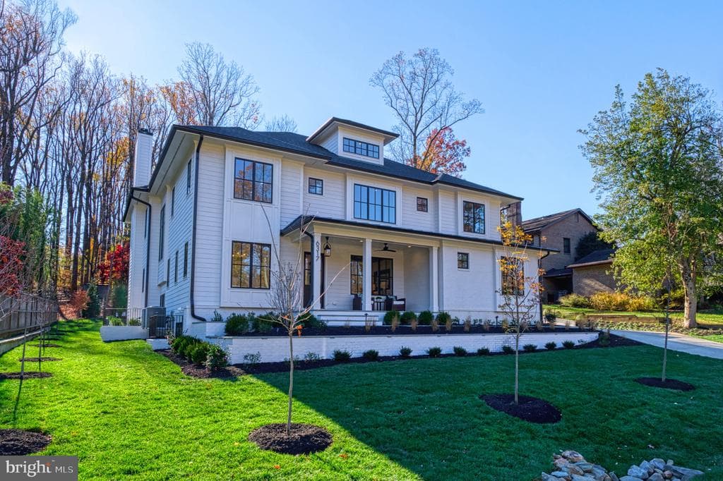 6317 N Kensington Street photo 1