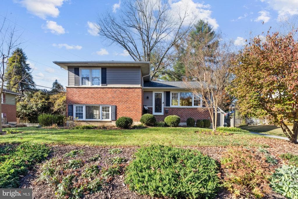 602 Shelley Road photo 1