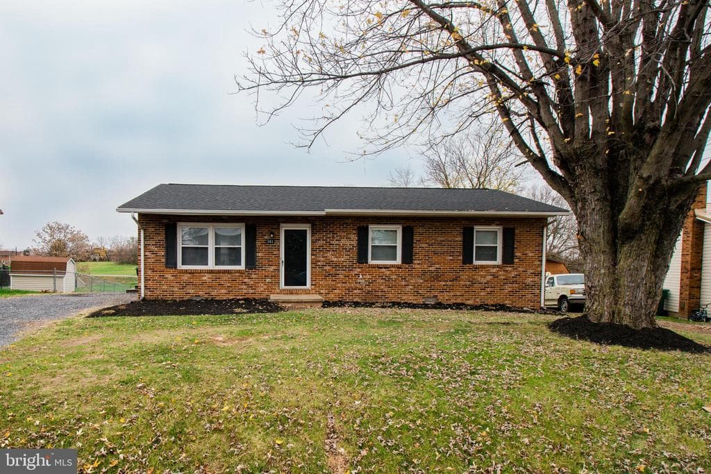 341 Ridge Court photo 1