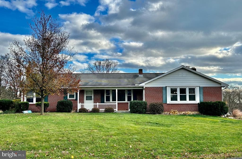3935 Mountain View Road photo 1