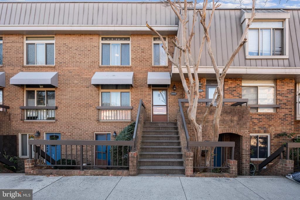 654 15th Street S #2 photo 1