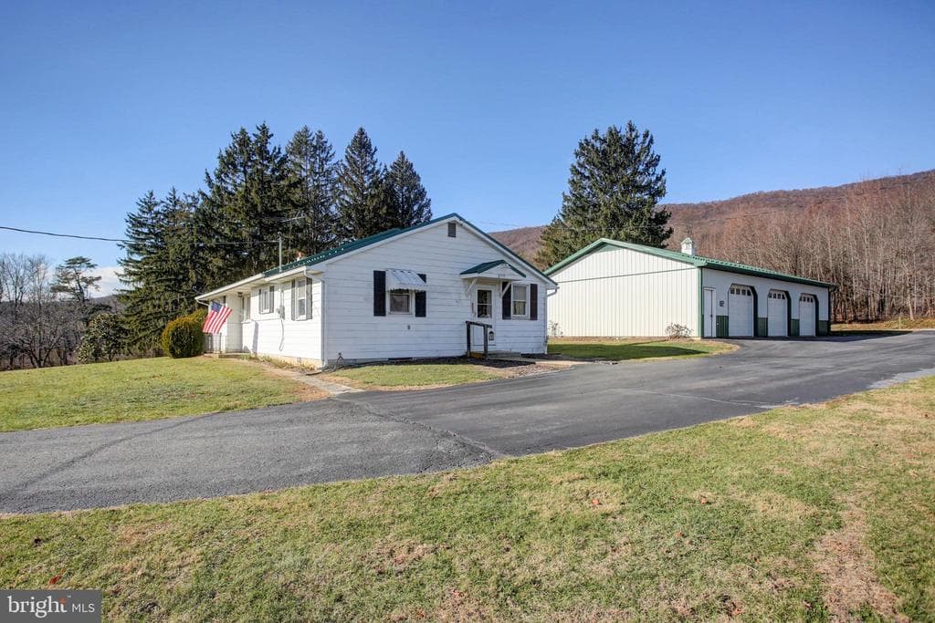 115 Pine Knob Road photo 1