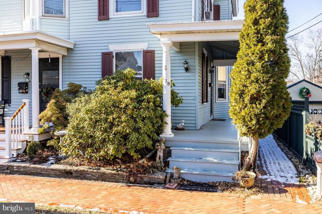 138 Liberty Street photo 1