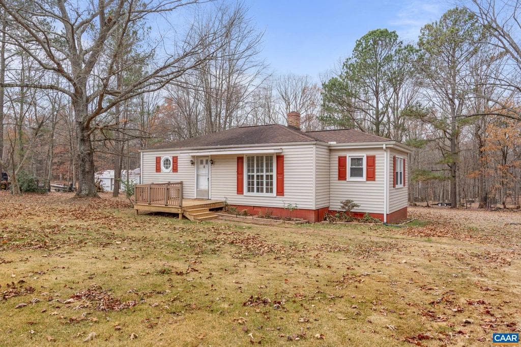 371 Fanny White Rd photo 1