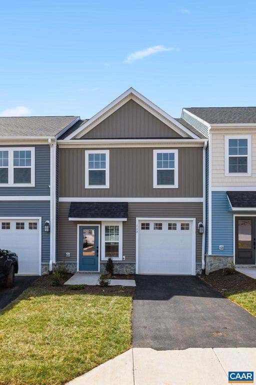 325 Ridgeline Dr photo 1