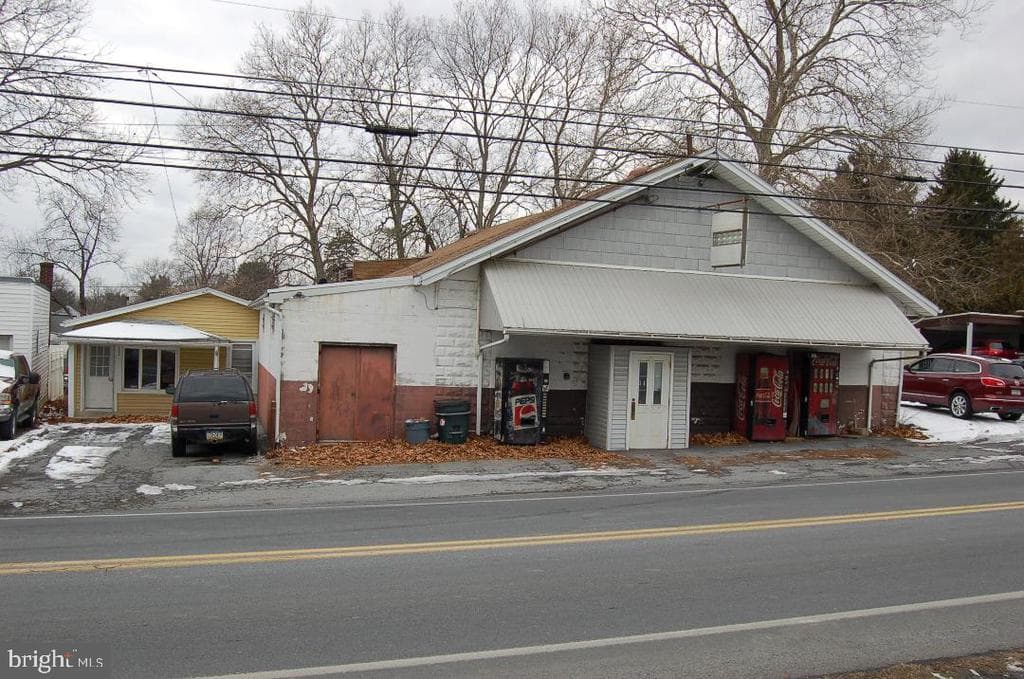 1505 Sandhill Road photo 1