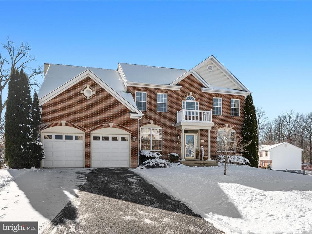 123 Nassau Drive photo 1