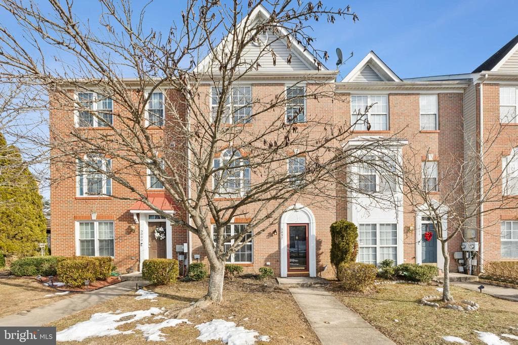 3092 Esser Place photo 1