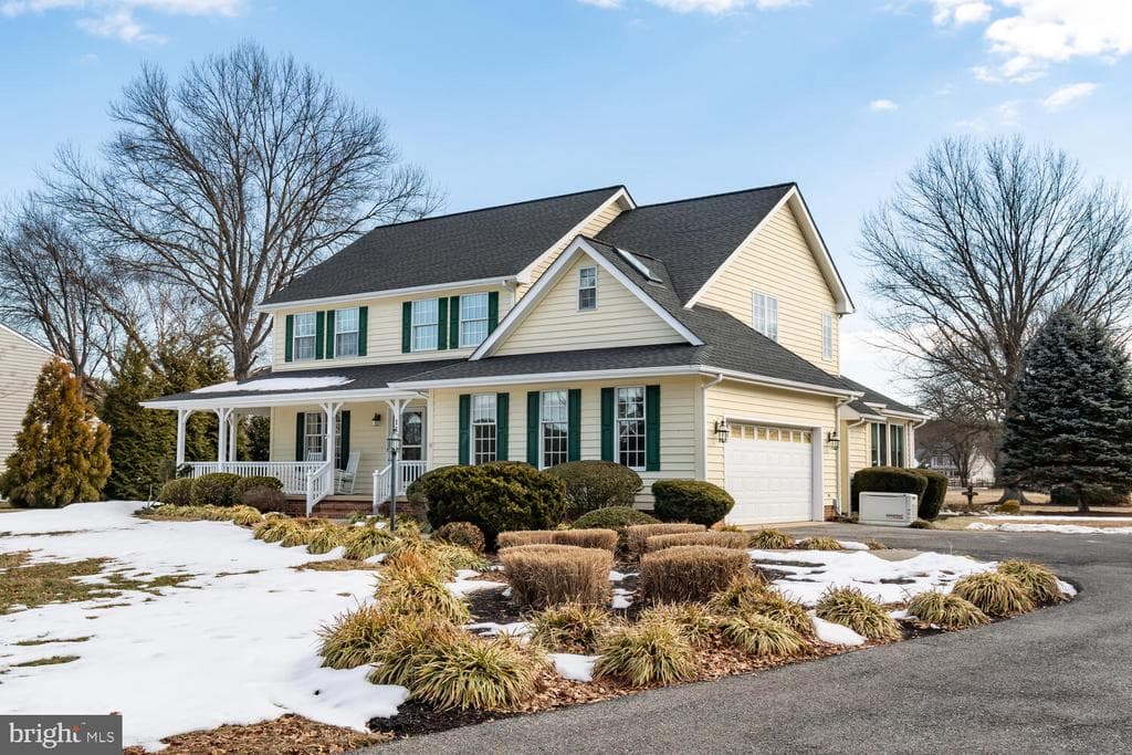 116 Prospect Bay Drive W photo 1