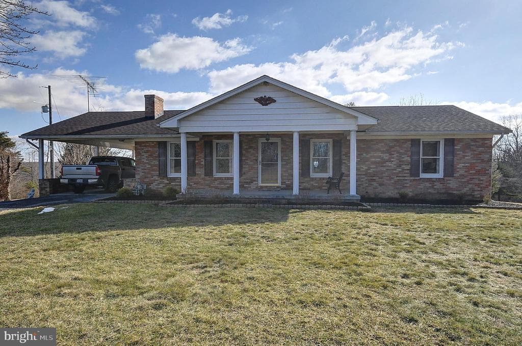 1474 Hunting Ridge Road photo 1