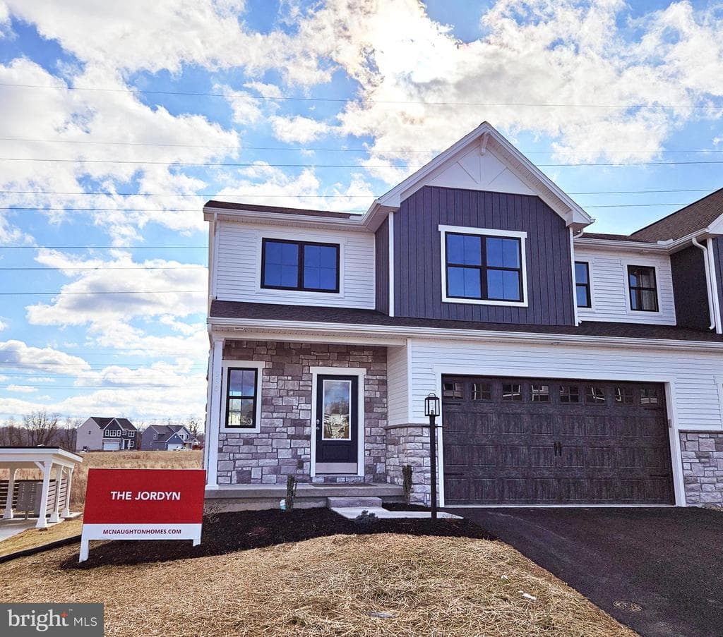 674 Brittany Drive photo 1