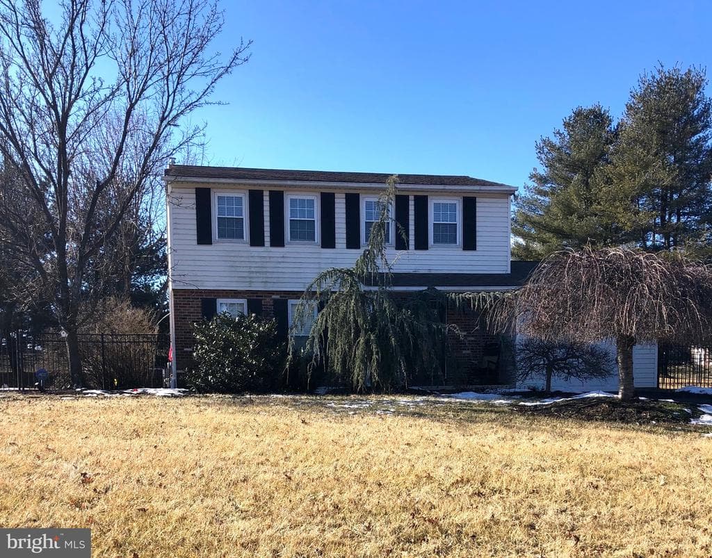 724 Scenic Drive photo 1