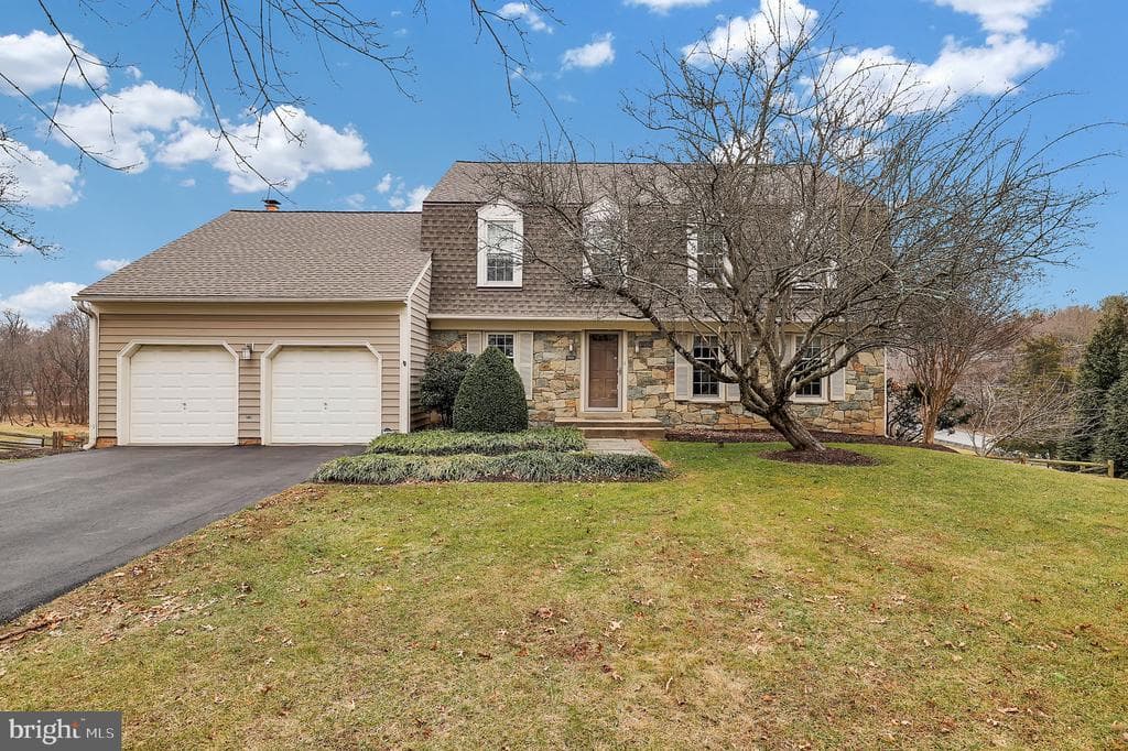 9101 Bakerhill Court photo 1