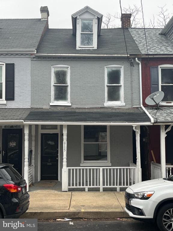 915 Clark Street photo 1