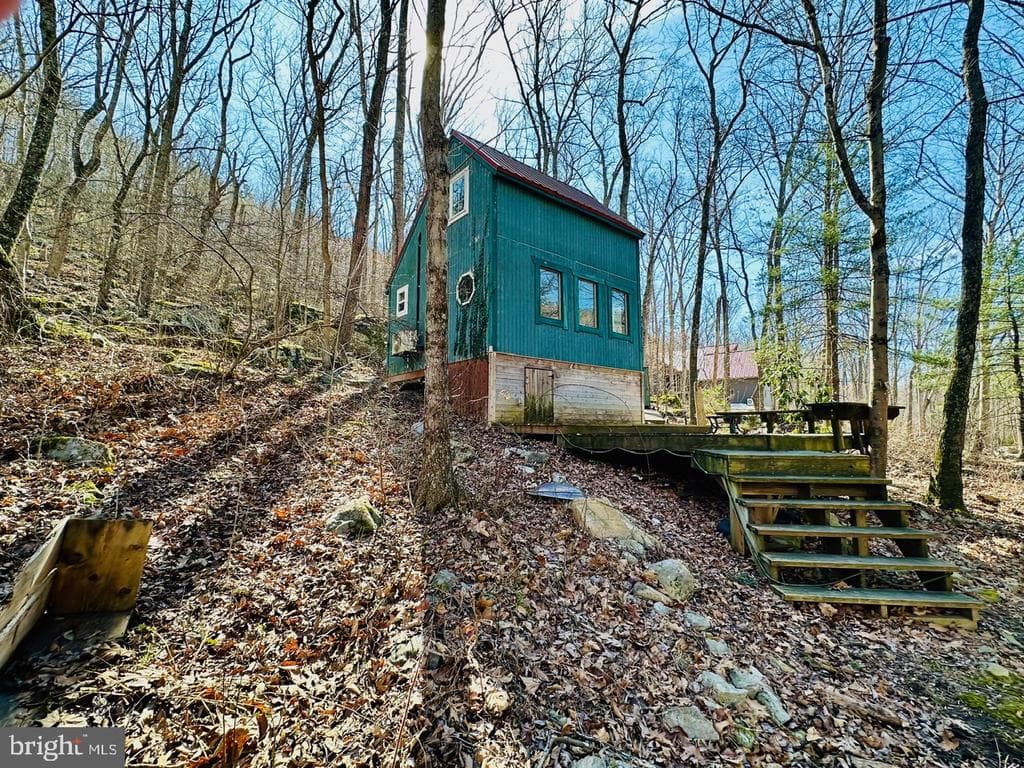 556 Warsaw Drive photo 1