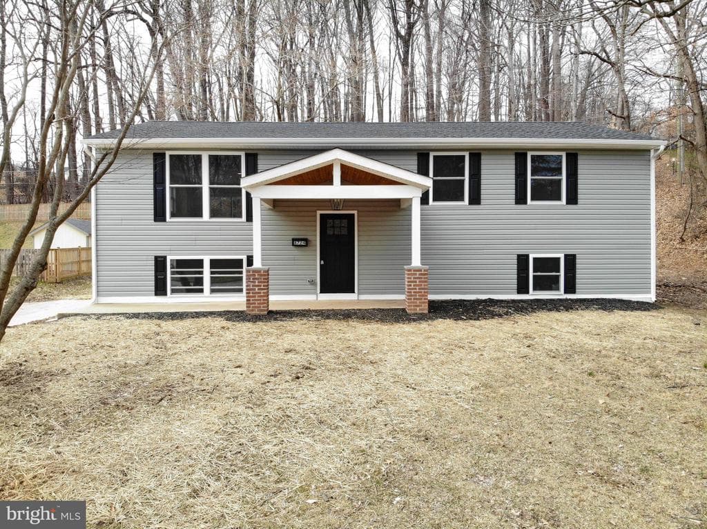8724 Valleyfield photo 1