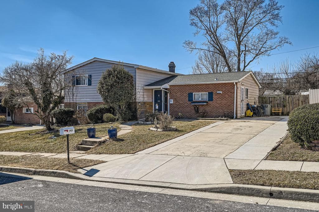 7413 Kathydale photo 1