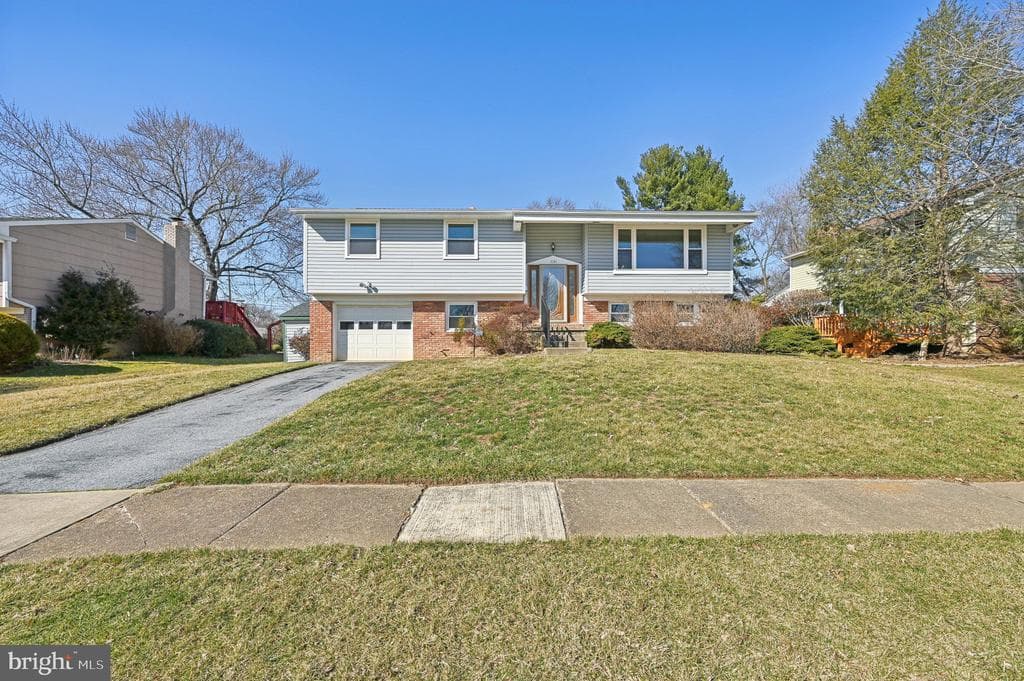 2108 Fountain Hill Drive photo 1