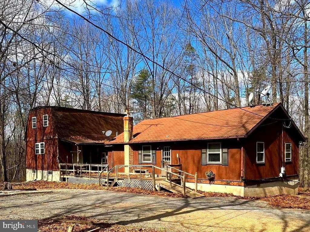 308 Greenwoods Drive photo 1