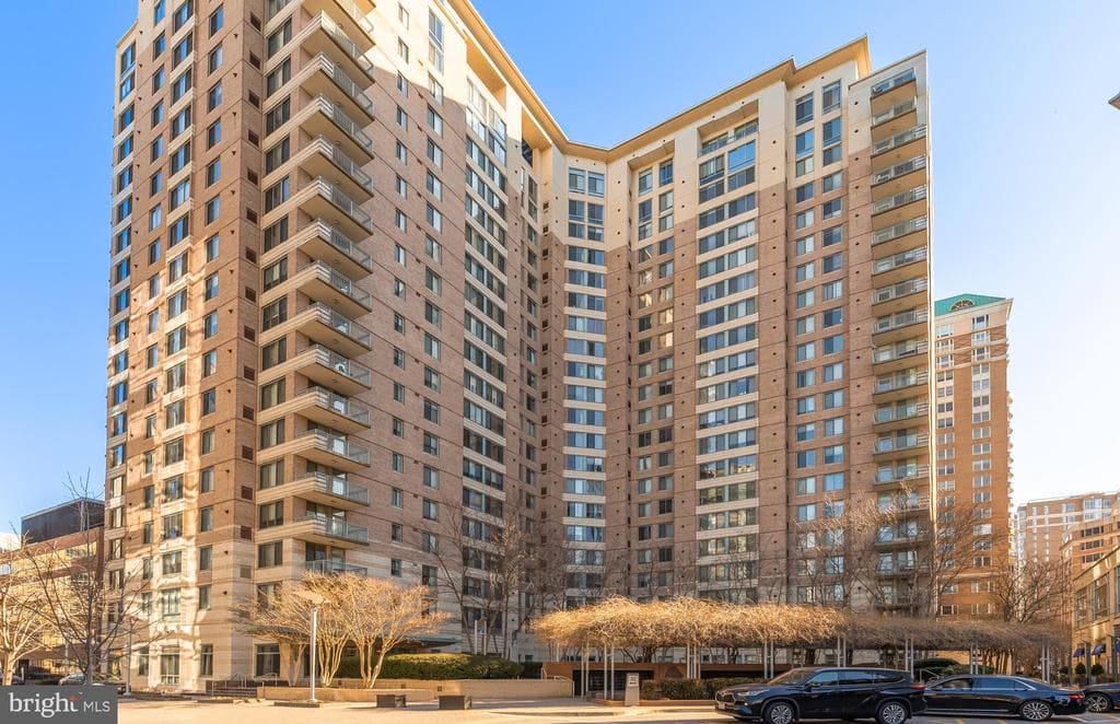 851 N Glebe Road #1621 photo 1