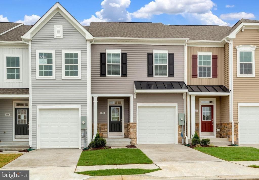 128 Copeley Cir photo 1
