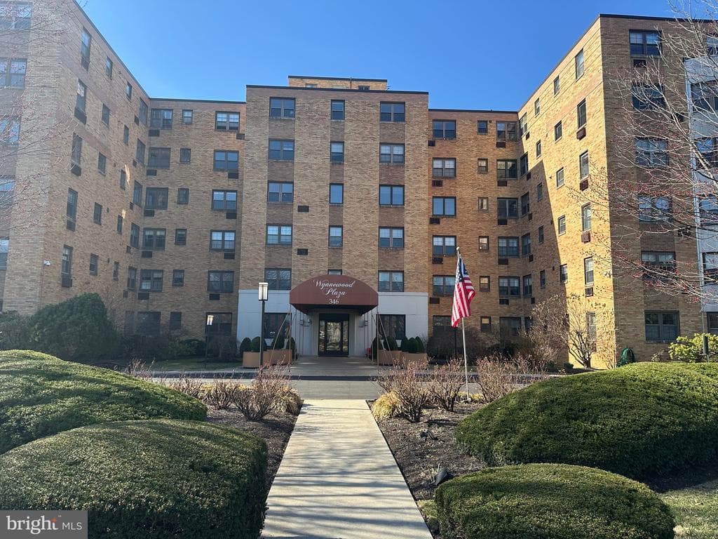 346 E Lancaster Avenue #101 photo 1
