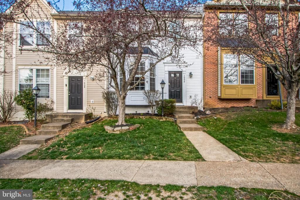 1004 Pinnacle Drive photo 1