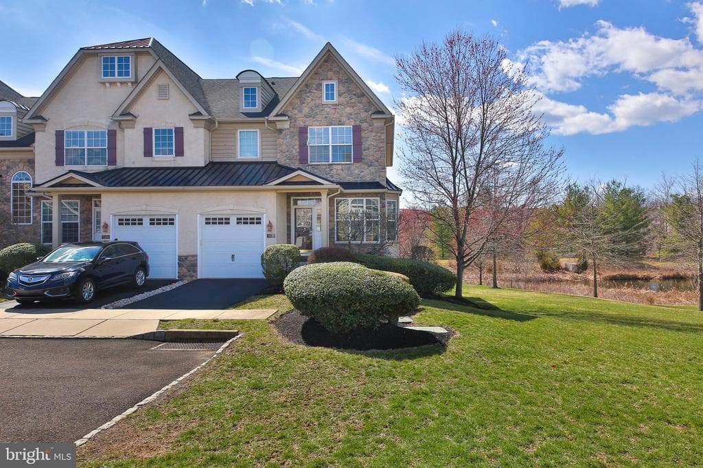 3270 Waterstone Court #184 photo 1
