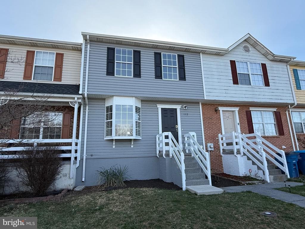 112 Diamond Court photo 1