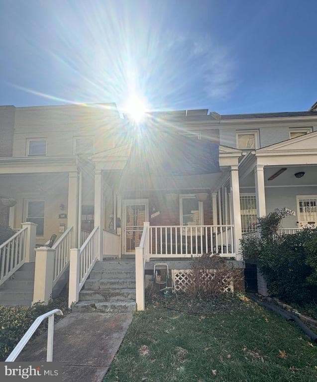 1610 Newton Street NW photo 1