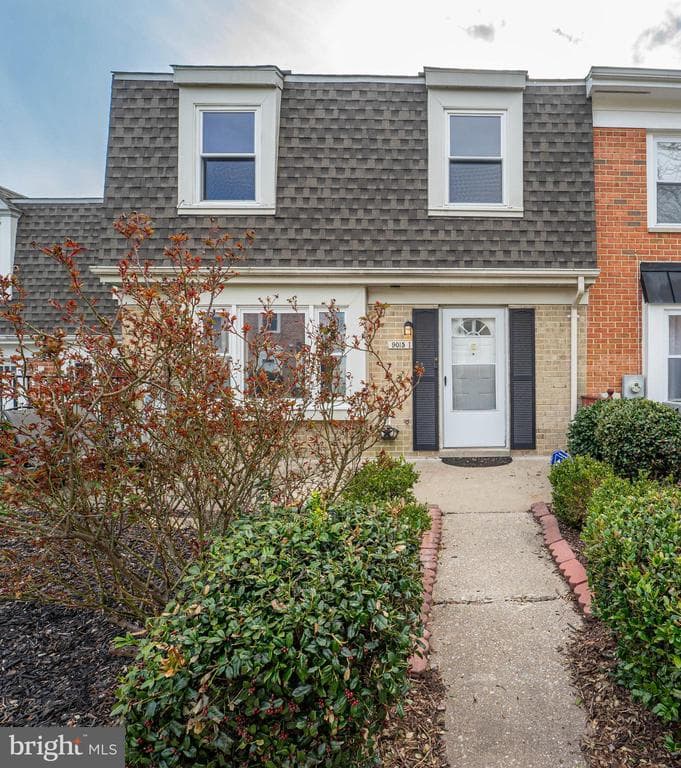 9015 N Laurel Road #i photo 1