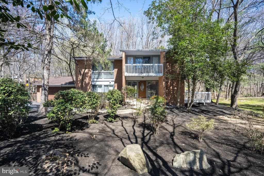8409 Carlynn Drive photo 1