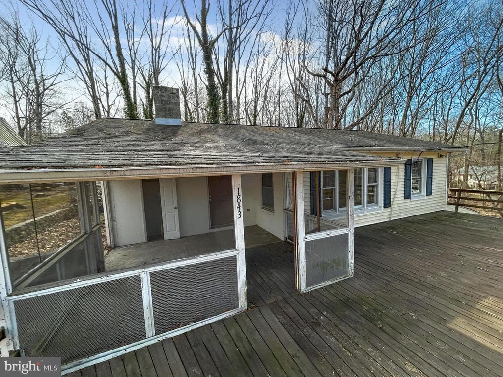 1843 S Lakeshore Drive photo 1