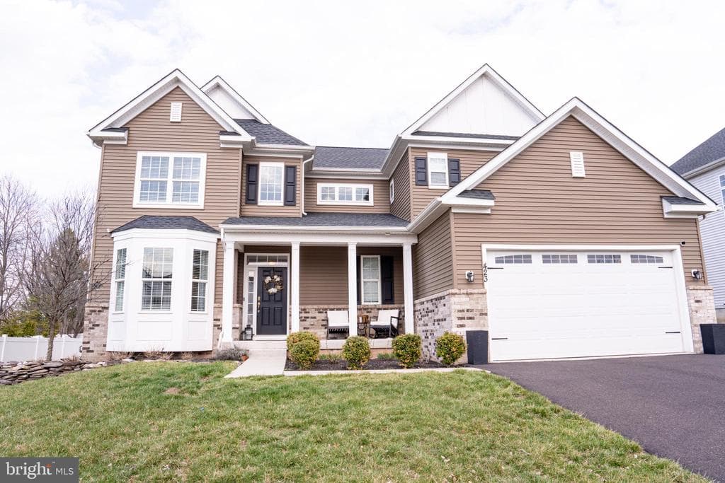 423 Juliana Way photo 1