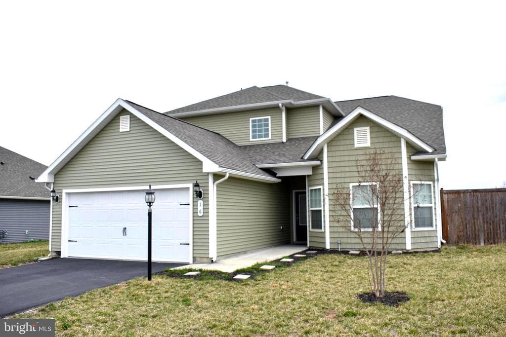 16 Eakins Lane photo 1