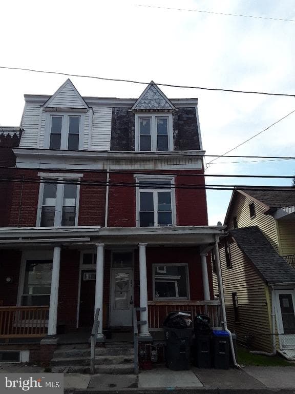 144 Lincoln Street photo 1