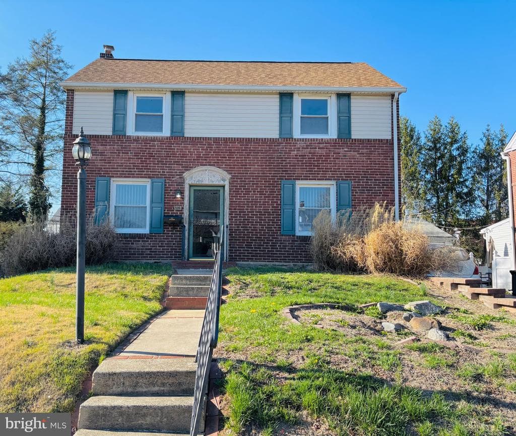 233 Rosewood Avenue photo 1